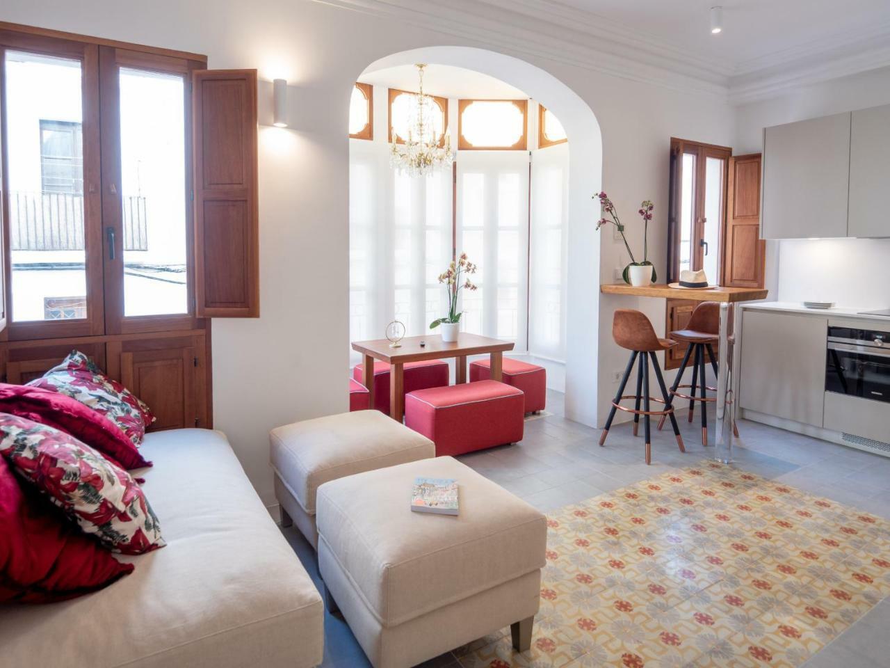 Es Palauet Brandnew One Suite Apartment In Ibiza Center ภายนอก รูปภาพ