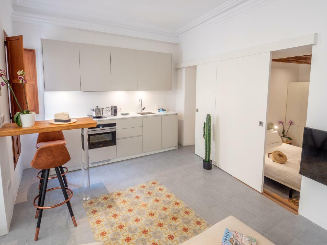 Es Palauet Brandnew One Suite Apartment In Ibiza Center ภายนอก รูปภาพ